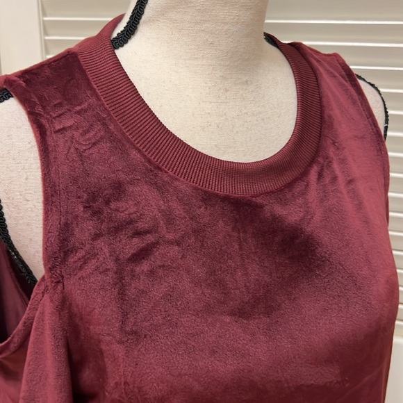 Michael Kors Dark Ruby Cold Shoulder Velour Long Sleeve Blouse /Top, Size Medium - Picture 10 of 17